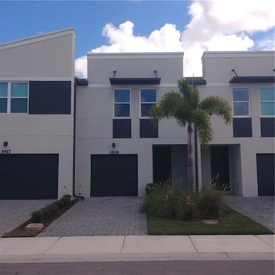 3919 SE Mentmore Ln, Stuart, FL 34997 - photo 2