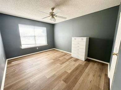 4009 Standridge Dr, the Colony, TX 75056 - photo 6