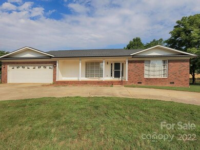 139 Martin Ln, Statesville, NC 28625 - photo 2