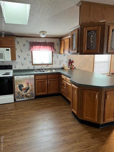 566 Bear Lake Ct, Kimball, MI 48074 - photo 5