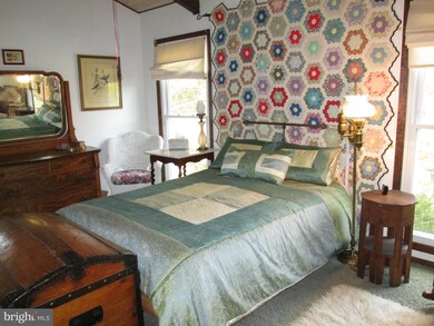 650 Sleepy View Ln, Berkeley Springs, WV 25411 - photo 2