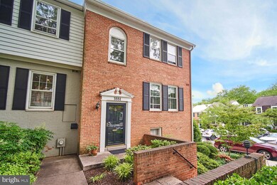 3551 Hamlet Place, Chevy Chase, MD 20815 - photo 2