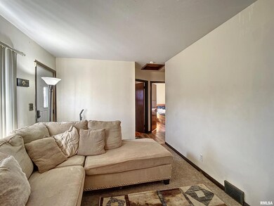 4426 N Pine St, Davenport, IA 52806 - photo 5