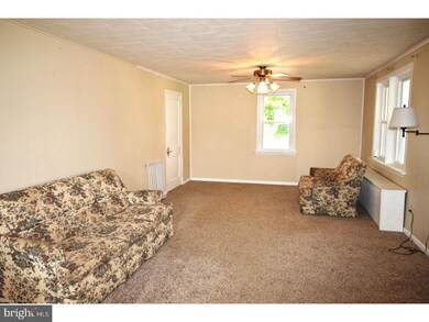 6526 Palm Rd, Zionsville, PA 18092 - photo 7