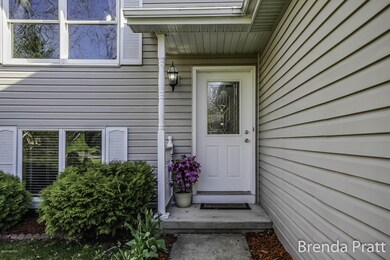 193 E Ash St, Cedar Springs, MI 49319 - photo 4