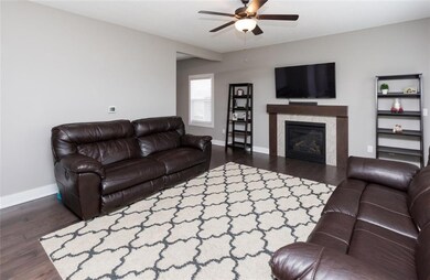 9640 Marnewood Dr, Johnston, IA 50131 - photo 4