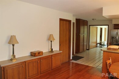 5219 N Rothmere Dr, Peoria, IL 61615 - photo 6