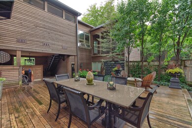06 Courtyard