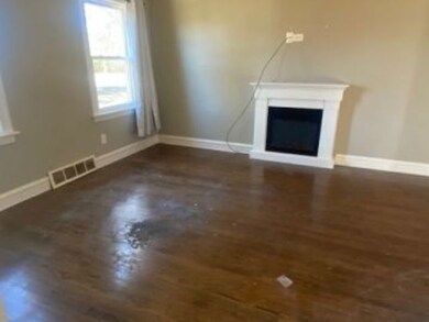 410 N Emroy Ave, Elmhurst, IL 60126 - photo 2