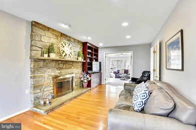 15033 Joshua Tree Rd, North Potomac, MD 20878 - photo 2