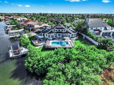 945 Bunker View Dr, Apollo Beach, FL 33572 - photo 2