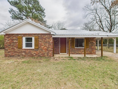 262 Center Rd, Columbus, MS 39702 - photo 2