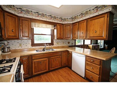 4241 Fairlawn Dr, Columbus, IN 47203 - photo 6