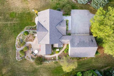 7805 Eagle Nest Cir, Charlevoix, MI 49720 - photo 2