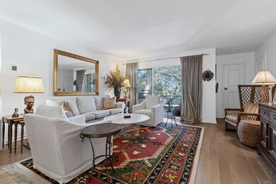 Spacious living area, beautiful engineered wood fl