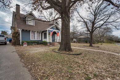 605 W Tyler St, Ennis, TX 75119 - photo 4