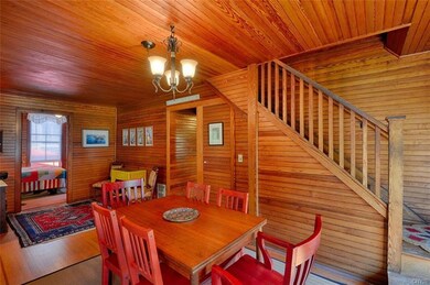 Intimate dining area with fit flooring and souther