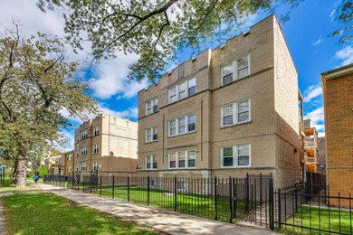 6319 N Sacramento Ave unit 3W, Chicago, IL 60659 - photo 2