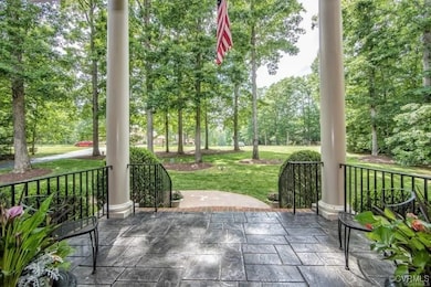 View of the awesome front porch!