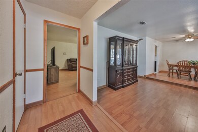 8914 Sunnywood Dr, Houston, TX 77088 - photo 5