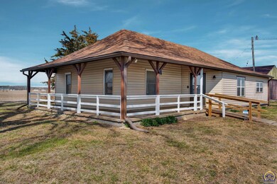 4140 NW Carlson Rd, Rossville, KS 66533 - photo 5