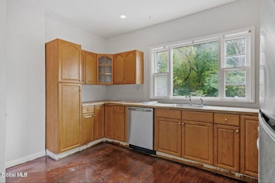 300 U S 9w unit B, Albany, NY 12209 - photo 5