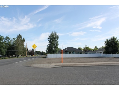 1190 F St, Bakercity, OR 97814 - photo 3