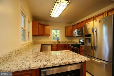 6712 Tahalla Dr, Alexandria, VA 22306 - photo 4