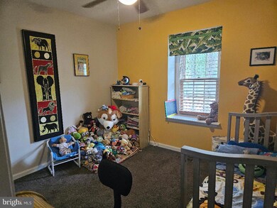 10807 Brewer House Rd, Rockville, MD 20852 - photo 5