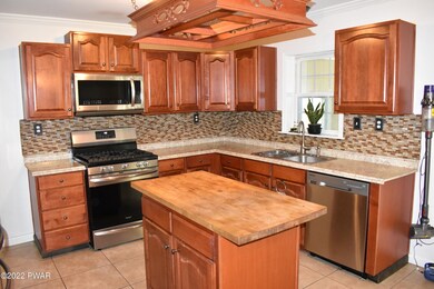 136 Lookout Dr, Lords Valley, PA 18428 - photo 5