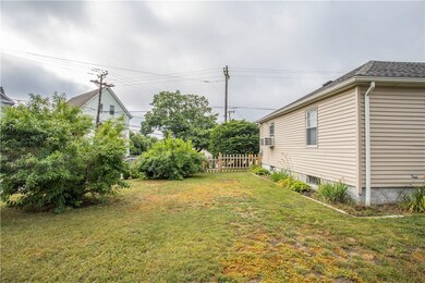 90 Exeter Ave, Pawtucket, RI 02860 - photo 4