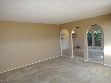 DSC01898 Living Room to Family Room