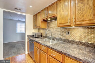 10603 Delfield Ct, Laurel, MD 20723 - photo 7