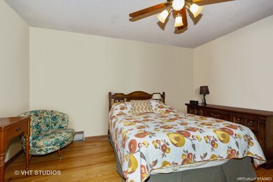 1232 Catalpa Ln, Naperville, IL 60540 - photo 4