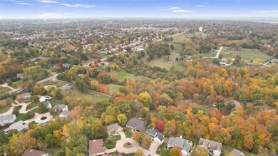 Beautiful setting in Weldon Springs area! Close ac