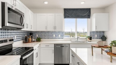 733 Fountain Ct, Roseville, CA 95747 - photo 4