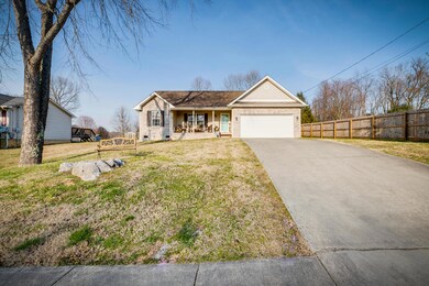 116 Hughes St, Johnson City, TN 37601 - photo 2