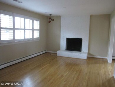 6704 Moly Dr, Falls Church, VA 22046 - photo 2