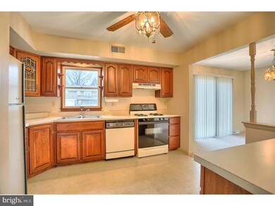 1109 Rhodora Ave, Reading, PA 19605 - photo 7