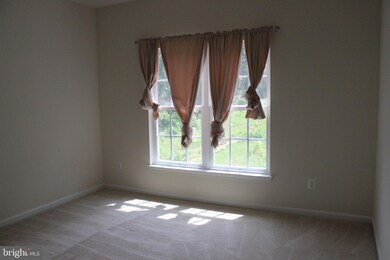 3423 Woolfenden Ct, Triangle, VA 22172 - photo 2