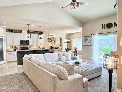 3221 Hackamore Living to kitchen 2