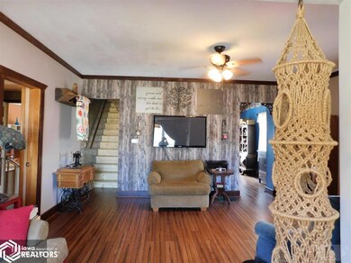 305 N 15th Ave W, Newton, IA 50208 - photo 3