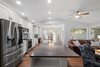 7515 Wakulla Dr, Temple Terrace, FL 33637 - photo 4