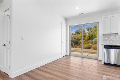 314 N Sandy Loop, Moses Lake, WA 98837 - photo 7