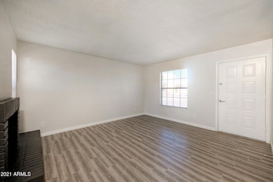 820WUniversityDr5-005