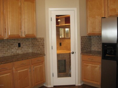 Lightrefd Walk- In Pantry
