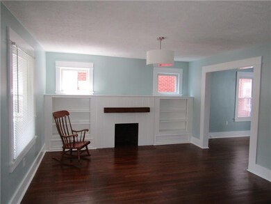 So Fresh and pretty with beautiful built ins and g