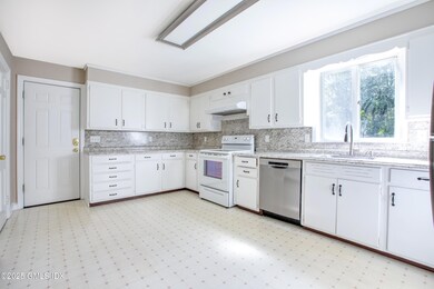 unlisted-address, Greenwich, CT 06830 - photo 5