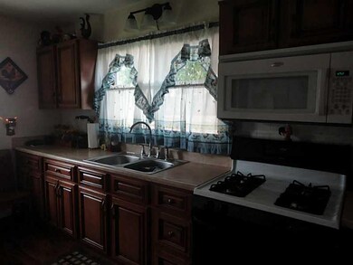 599 Brewer St, Whiteland, IN 46184 - photo 4