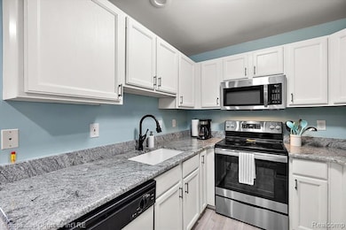 1510 Maryland Club Dr, Royal Oak, MI 48067 - photo 7